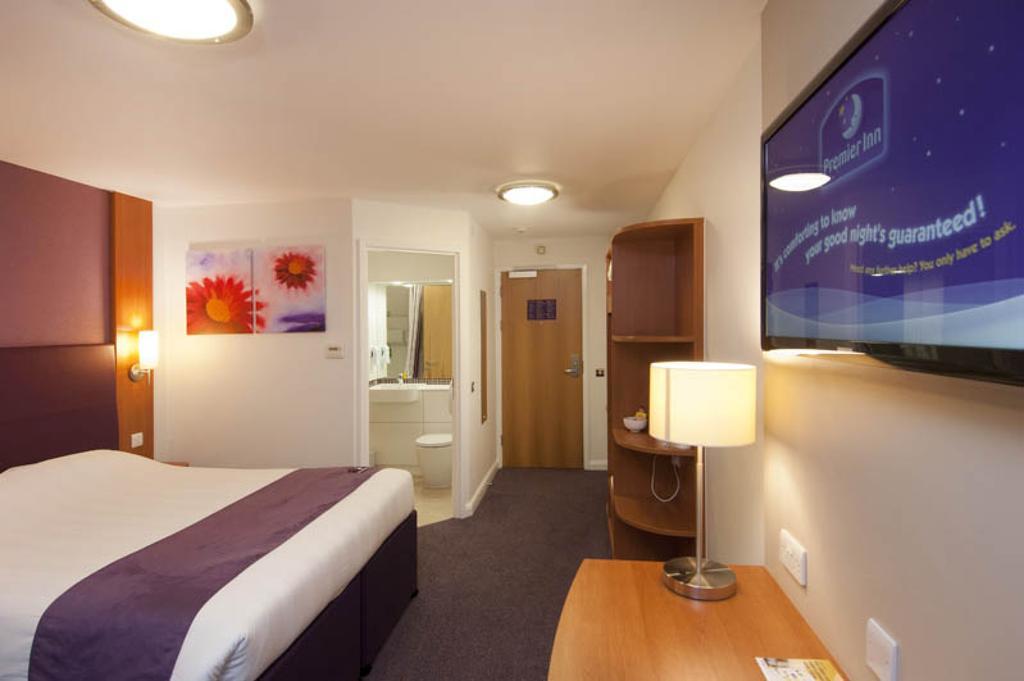 Premier Inn Derry / Londonderry Exterior foto
